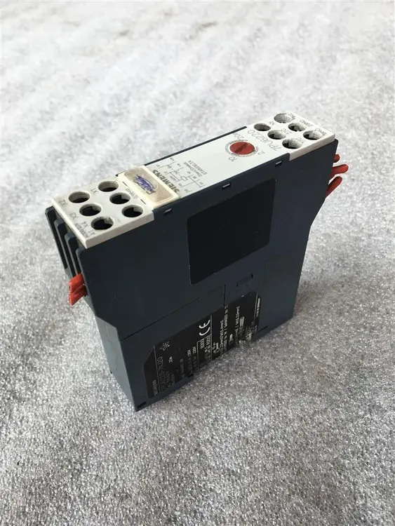 Used SIEMENS 7PU 6220 - 7NJ20 Misc Electrical & Power Parts BE | Apt International N.V #363723
