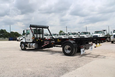 New | in-Stock 2027 MACK MD7 Rolloff Trucks Texas US | Roll Off Truck World #1491891