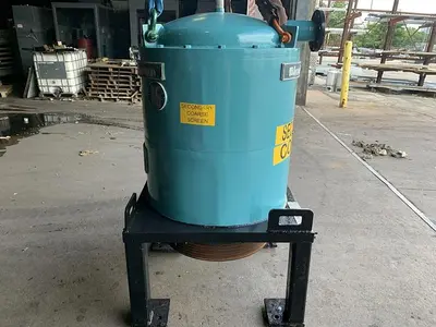 USED 1990 BLACK CLAWSON UV200