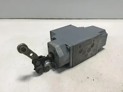 USED MANNESMANN REXROTH 54WMRC10X7031YAW