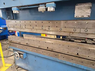 #3193 USED 1982 HTC HYDRAULIC PRESS BRAKE 3/16INCH x 12ft.