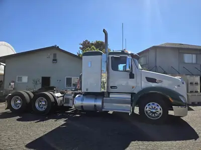 USED 2015 PETERBILT 579
