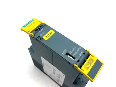 USED SIEMENS SIRIUS SAFETY RELAY, OUTPUT EXP.