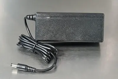 Power Partners ICP65-240-2700 interchangeable plug power supply (BIN4.4.5)