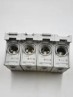 USED COOPER BUSSMANN PDBFS330 COOPER BUSSMANN SERIES POWER DISTRIBUTION BLOCK