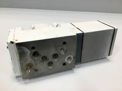 USED MOOG J661-172A