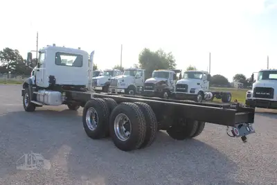 New | in-Stock 2026 MACK GRANITE 64BR Cab Chassis trucks Texas US | Roll Off Truck World #1491868