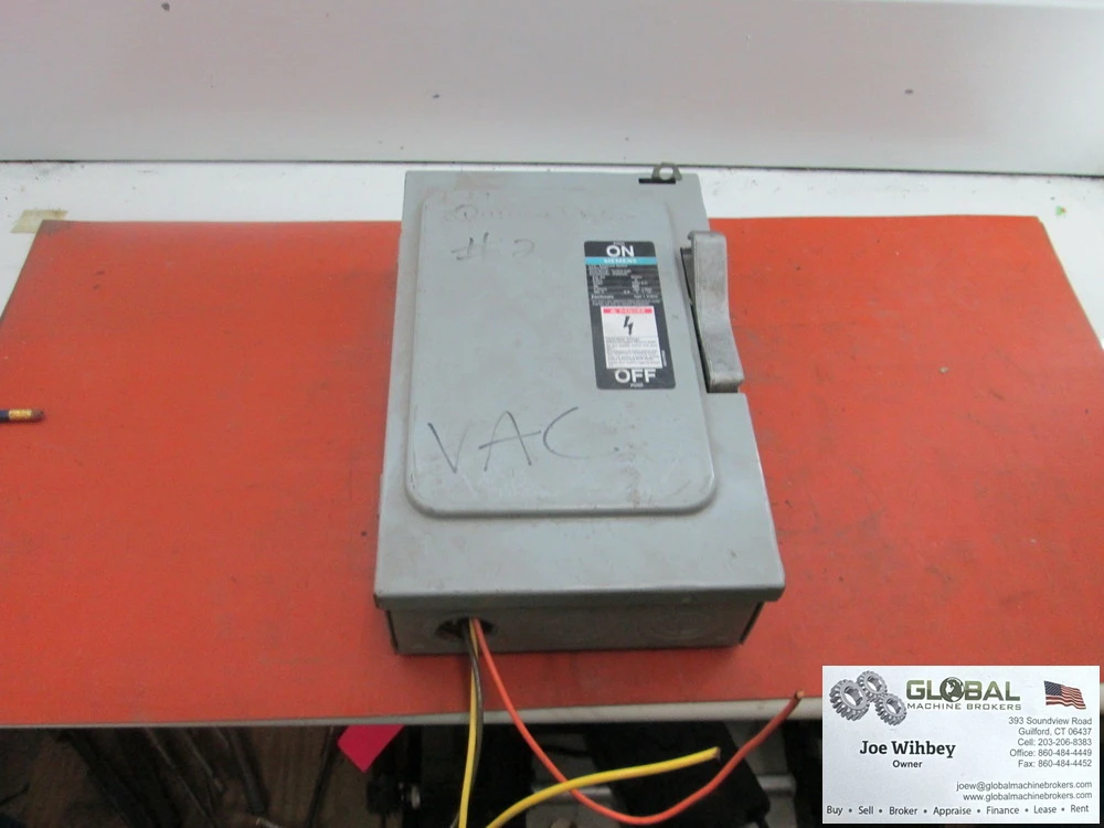 Siemens 30 Amp I-T-E Enclosed Heavy Duty Switch Cat No. F351 Series A 600V