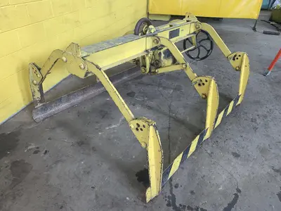 10,000 LBS C.F. ADJUSTABLE SHEET LIFTER. STOCK # 0631820