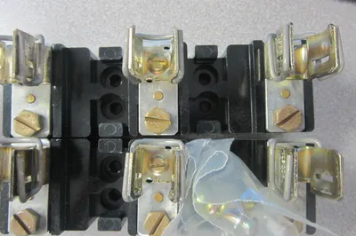 NEW ALLEN BRADLEY 1491-N226 FUSE BLOCK 1491N226