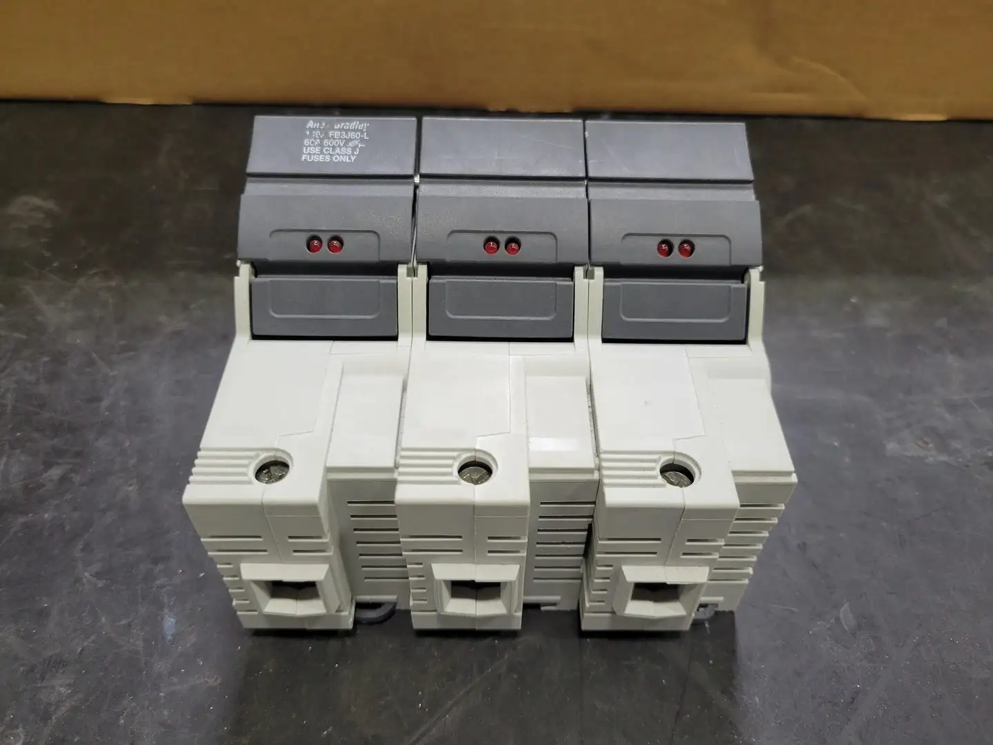 NEW ALLEN-BRADLEY 1492-FB3J60-L