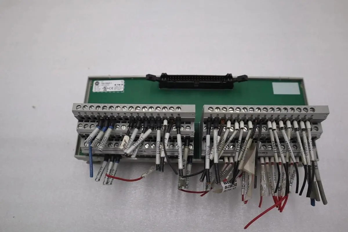 ALLEN BRADLEY 1492-IFM40F-3 WIRING SYSTEMS MODULES STOCK K-1557C
