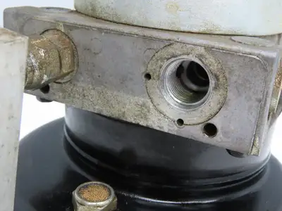 JLG 3600392
3600392 Lift Hydraulic Pump Motor 24VDC W/Tank Concentric 10MSP