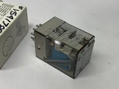 USED ALLEN-BRADLEY SER. D DIRECT PLUG-IN RELAY 10A 3 C/O 24VDC