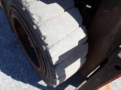 Used 2005 KOMATSU FG30HT-14 Internal Combustion Forklifts: Pneumatic Tire Massachusetts US | Brookside Equipment Sales #1422156