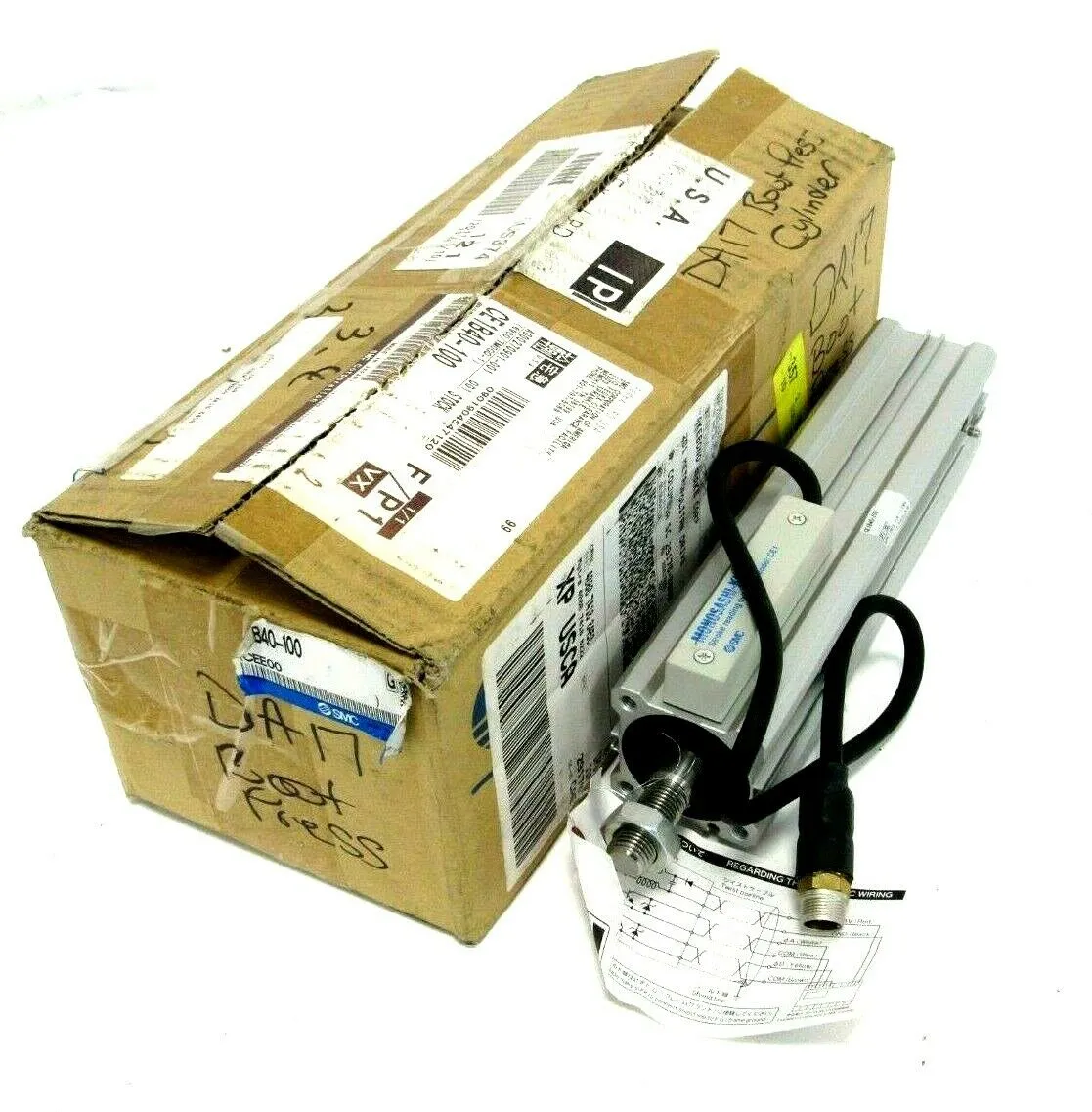 NEW SMC CE1B40-100 CYLINDER CE1B40100
