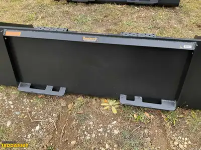New Tomahawk 66” skid steer bucket, welded on high carbon cutting edge, skid steer quick attach