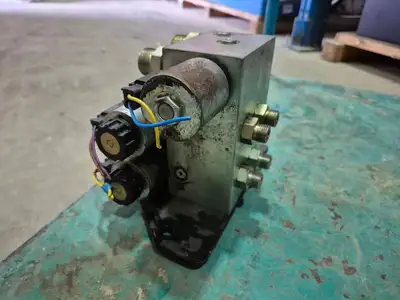 Used CATERPILLAR 265-0881 Parts (Hydraulics and Pneumatics) British Columbia CA | Lenmark #1440817