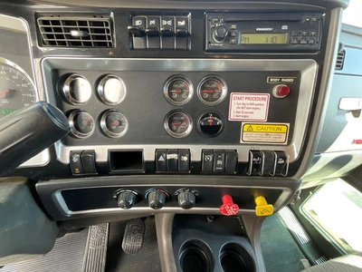 Used 2009 KENWORTH T800 Hooklifts & Roll-Offs California US | Big Truck & Equipment #1412296