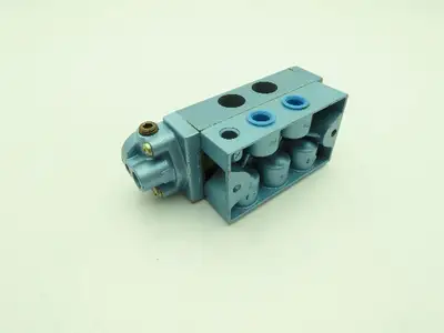 Skinner S3A0AEX3 Pneumatic Directional Control Valve 5-Way 2 Pos 150PSI 3/8" NPT