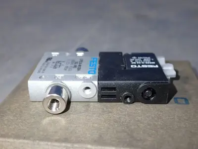 Used FESTO CPE10M1BH3GLM5 Valves/Fittings | HGR 24 #732375