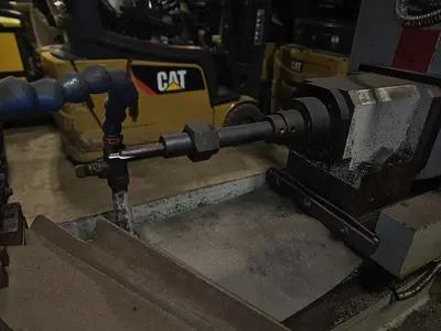 USED 1997 UNIVERSAL AUTOMATIC MACHINE 5.5