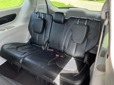 Used 2024 CHRYSLER PACIFICA HYBRID Vans Michigan US | Miedema Asset Management Group #1461350