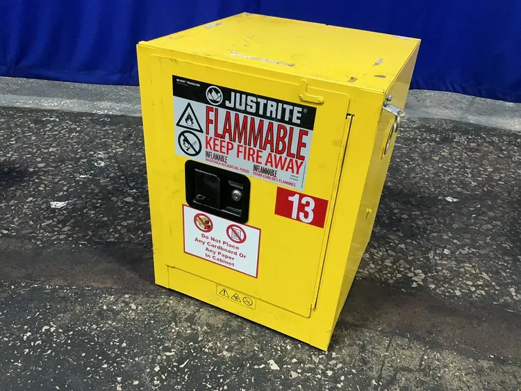 Used JUSTRITE 890420 Cabinets Ohio US | HGR 24 #1460148