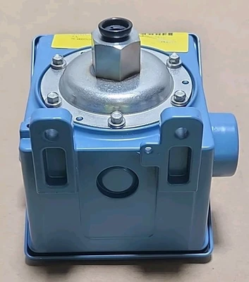 NEW United Electric Controls J400-554