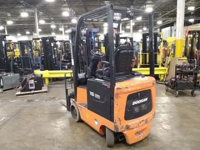 USED 2019 DOOSAN BC15S-5