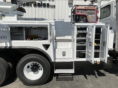 Used 2013 INTERNATIONAL 7500 Bucket (boom) trucks California US | Big Truck & Equipment #1412274