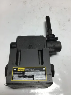 Parker D31VL Lever Operated Directional Control Valve D31VL9C1V