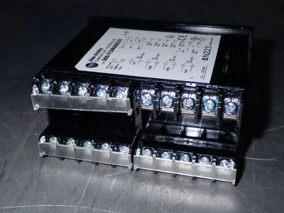 Used ALLEN BRADLEY 900TC8RABZ25 Temperature Controls Ohio US | HGR 24 #1069498