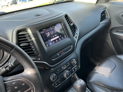 USED 2019 JEEP CHEROKEE