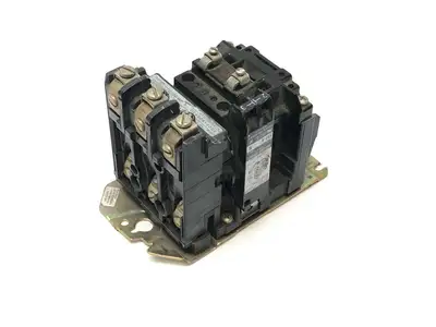 500F-BOD930 | Allen Bradley  Ser. B Base Contactor 120VAC Coil 3P 27A 600VAC - Used