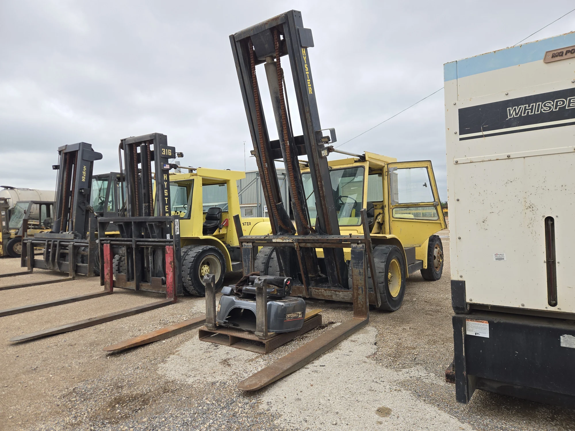 Hyster Diesel Forklift, Single Stage, Side Shift, 655 Hours Indicated (Bad Engine)