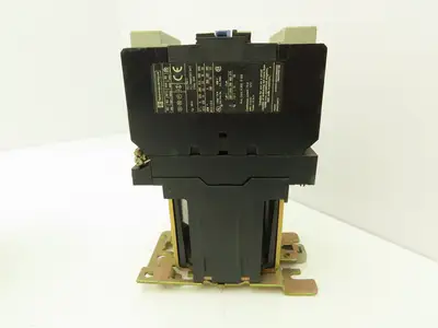 Telemecanique LP1 D5011 Motor Starter Contactor 40Hp 600V 70A 24V Coil Lot of 4