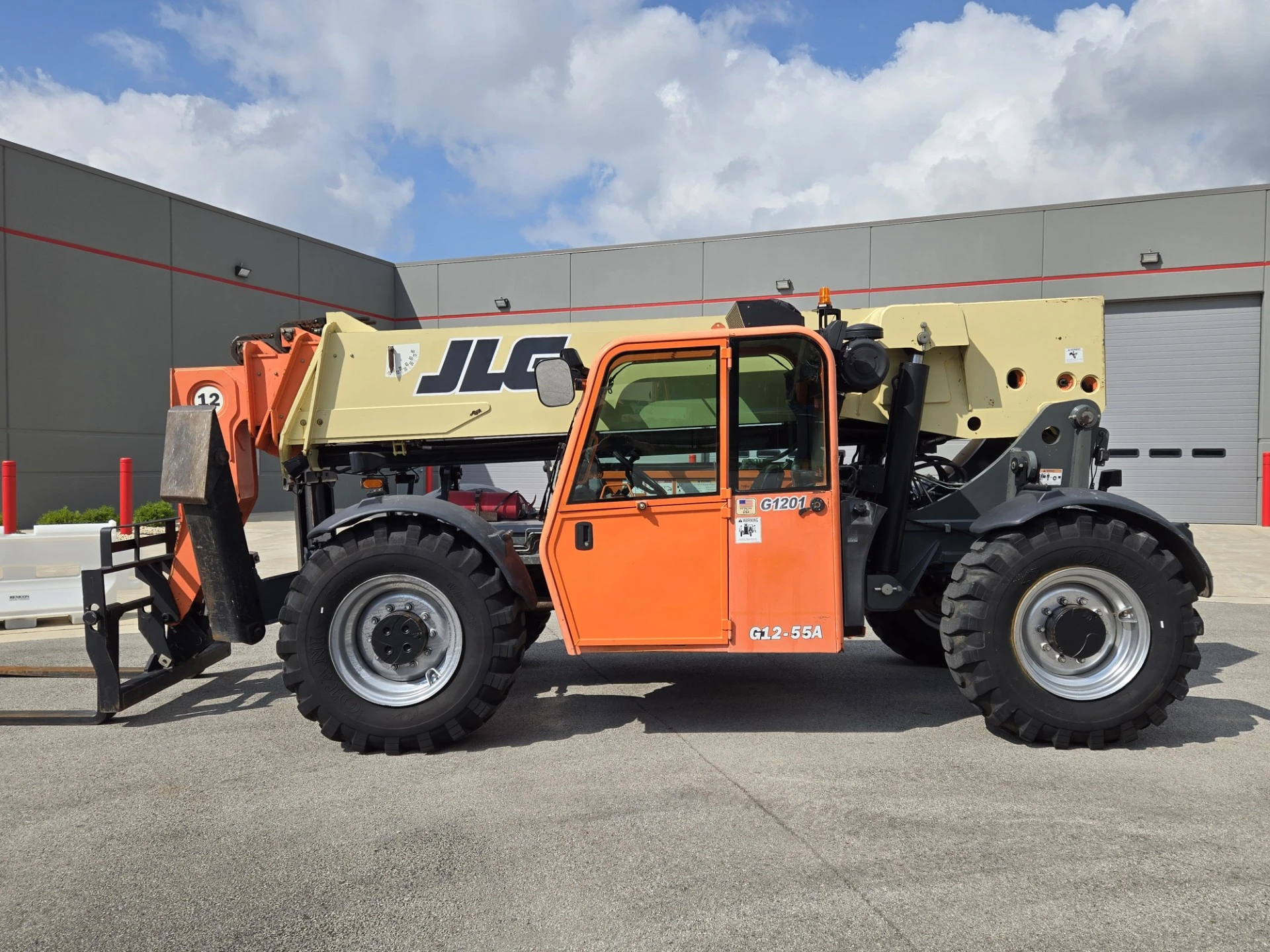 USED 2021 JLG G12-55A