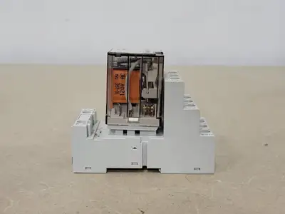 Used ALLEN-BRADLEY 700-HB32A1 Misc Electrical & Power Parts British Columbia CA | Lenmark #248197