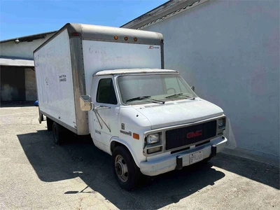 Used 1995 GMC VANDURA 3500 Box trucks California US | MachineryMax #1321335
