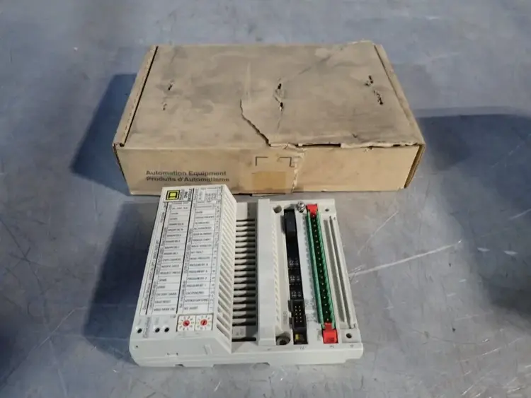 Used SQUARED 5204634453 PLC Input & Output Ohio US | HGR 24 #776815