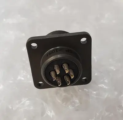 NEW AMPHENOL MS3102E14S-6P