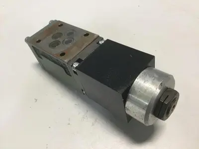 USED REXROTH 4WE6Y52CG24N9Z4SO582
