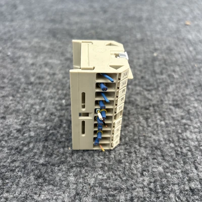 Used Siemens 8WA1 011-0DF21 Terminal Blocks California US | Davliegogo LLC #1706688