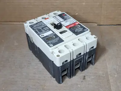 Used CUTLER-HAMMER HMCP100R3S Switchgears British Columbia CA | Lenmark #1435026