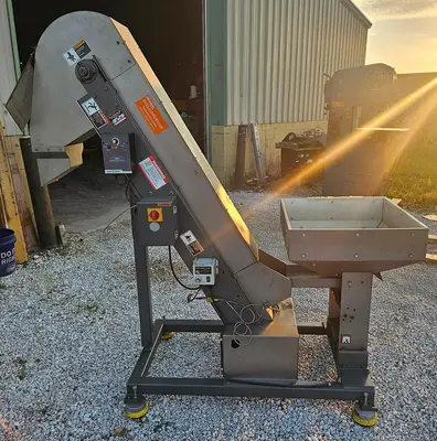 USED 2008 SERVICE ENGINEERING CO. INCLINE FEED CONVEYOR