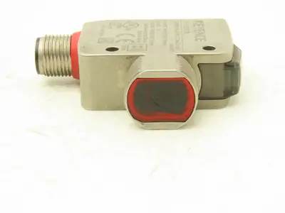 Keyence LR-ZB90CB Self-Contained CMOS Photoelectric Laser Proximity Sensor