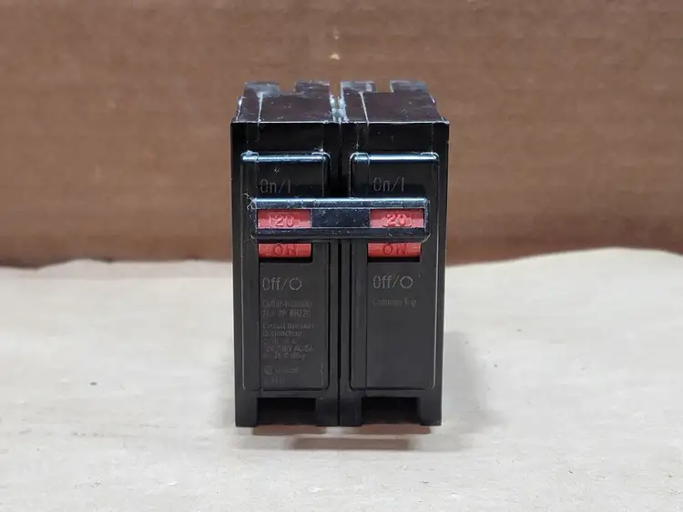 Used CUTLER-HAMMER BR220 Switchgears British Columbia CA | Lenmark #835675