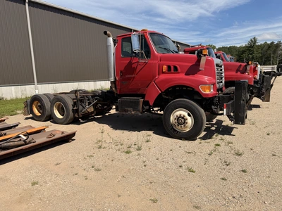 Used 2005 STERLING L9000 4X2 WITH A 12.8L L6 DIESEL ENGINE. Cab Chassis trucks Michigan US | Miedema Asset Management Group #1282413