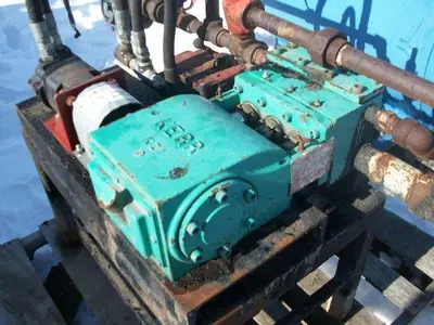 USED KERR KZ1000 TRIPLEX PUMP